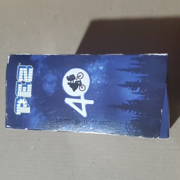 2/$8 🛸PEZ Candy Dispenser E.T. 40th Anniversary Gift Set Extraterrestrial🛸 - Picture 4 of 6